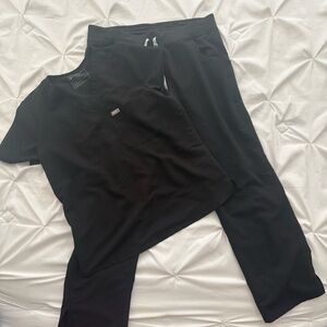 FIGS Black Scrub Set